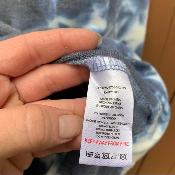 Rae Dunn | NWT Size Small Miss Independent Navy & White Tie Dye Sweatshirt - Picture 5 of 16